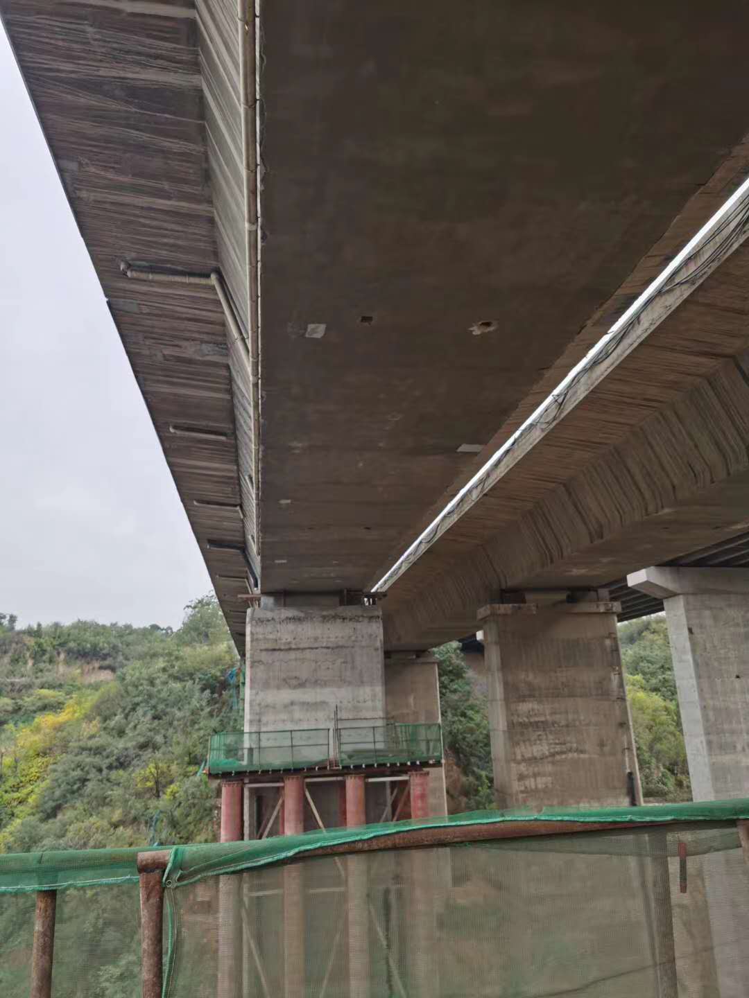 鄂州桥梁加固前制定可行设计方案图并用对施工方法